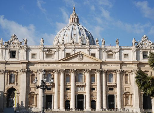 File:St. Peter's Basilica view from Saint Peter's Square, Vatican City,  Rome, Italy.jpg - Wikimedia Commons