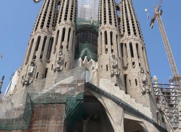 File:Exterior of Basilica de la Sagrada ...