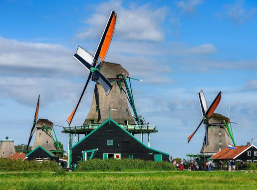 File:The Windmills of Zaanse Schans, Netherlands. (48844023182).jpg -  Wikimedia Commons