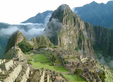 File:Peru Machu Picchu Sunrise 2.jpg - Wikimedia Commons