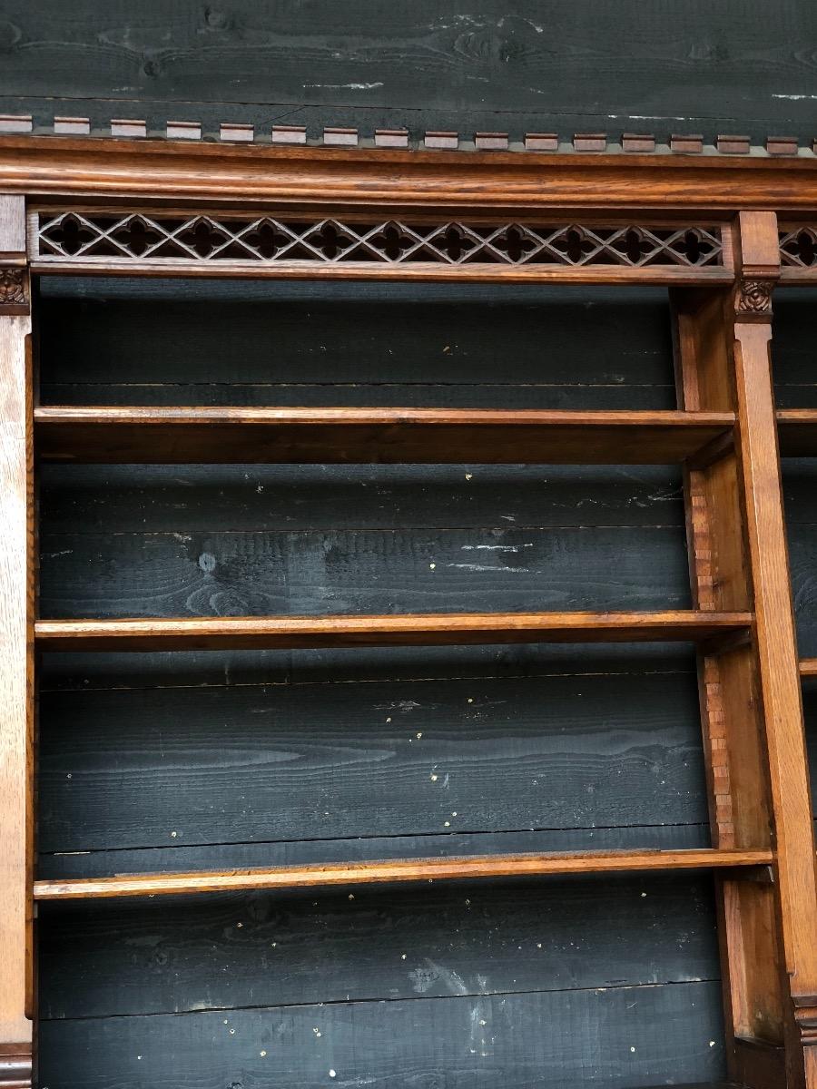 Gothic cabinet 