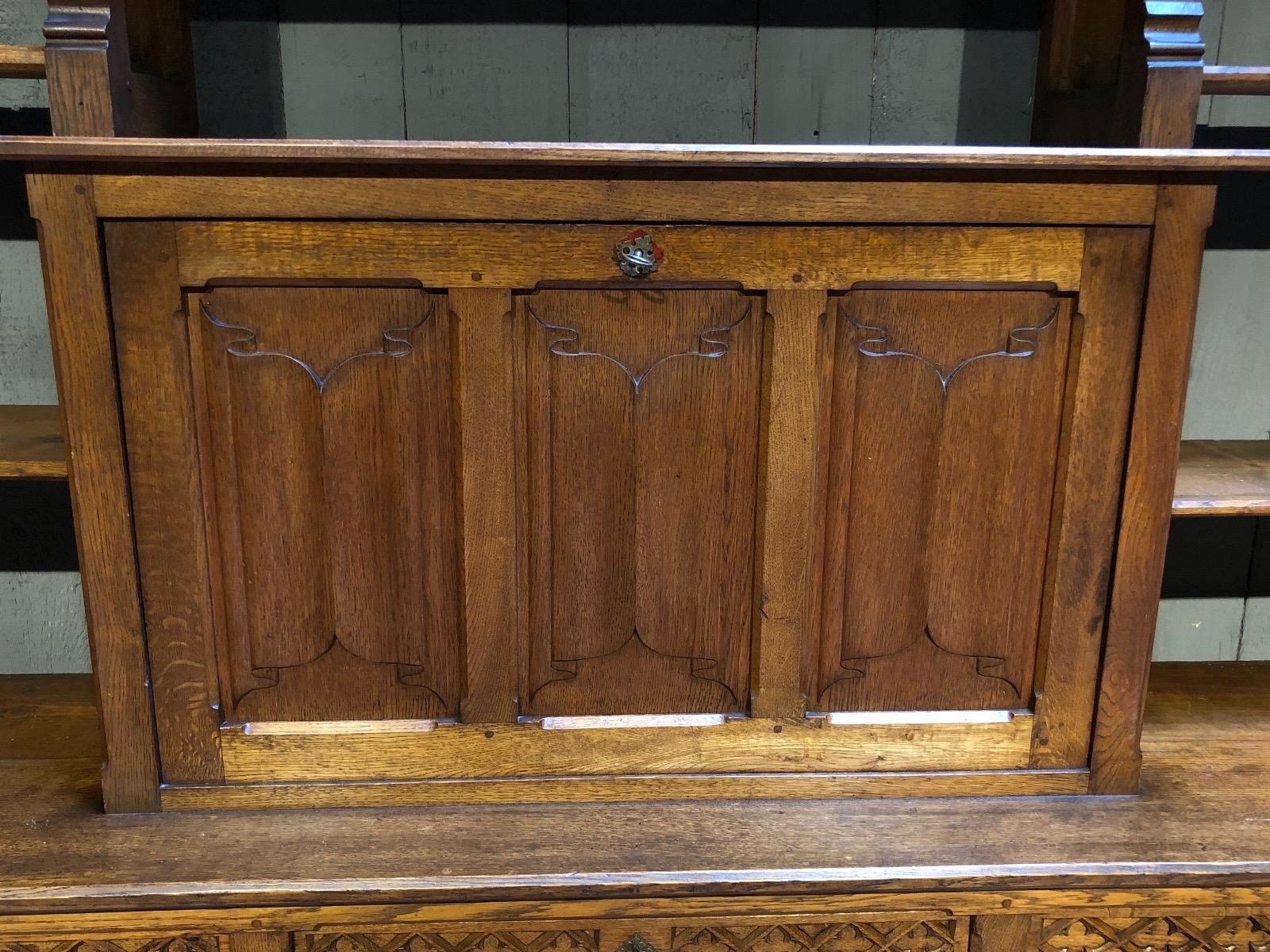 Gothic cabinet 