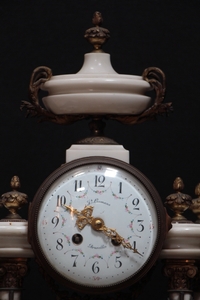 19TH CENTURY LOUIS 16 MARBLE AND BRONZE CLOCK