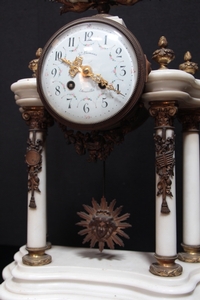 19TH CENTURY LOUIS 16 MARBLE AND BRONZE CLOCK