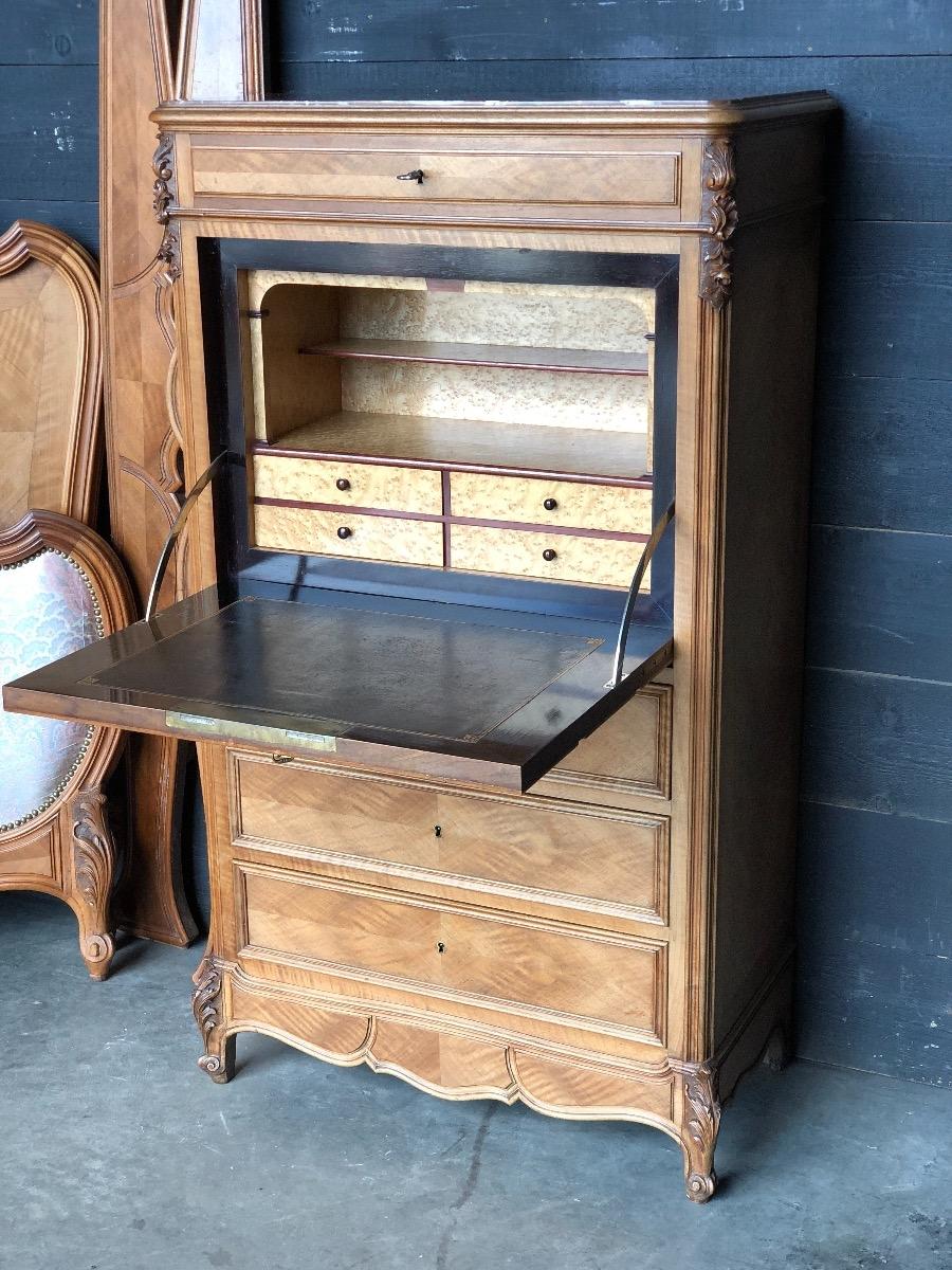 Antique walnut bedroom suite