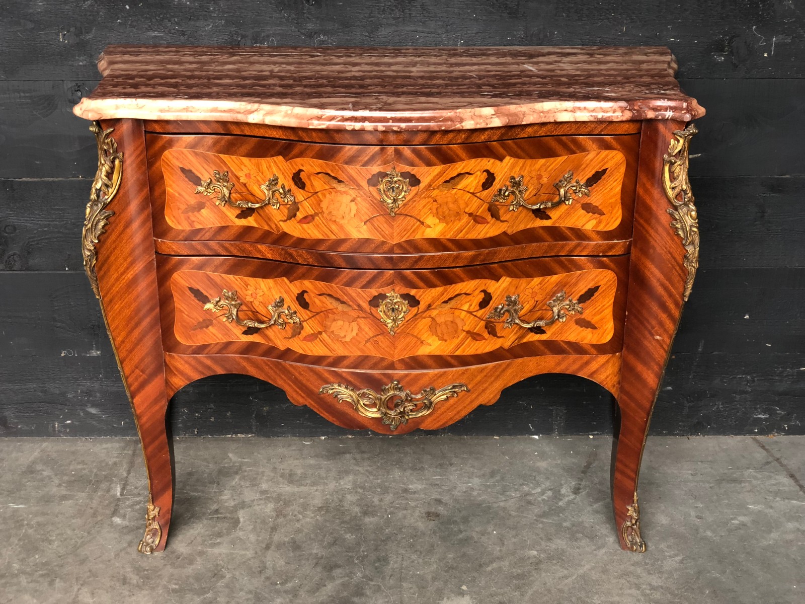Chest of drawers with marqueterie and marble top