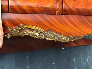 Chest of drawers with marqueterie and marble top