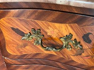 Chest of drawers with marqueterie and marble top