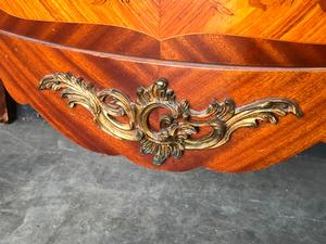 Chest of drawers with marqueterie and marble top