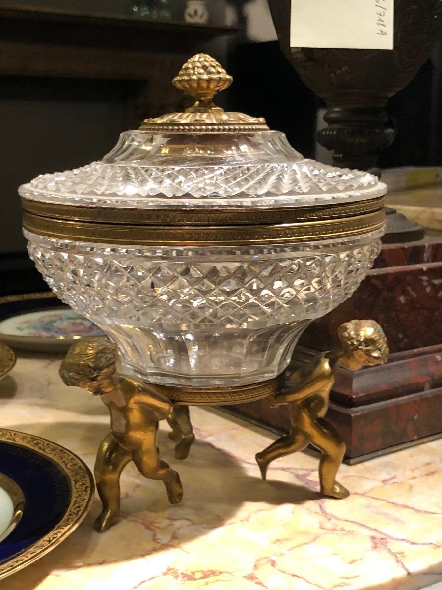 Crystal and bronze cup with 3 putti’s 