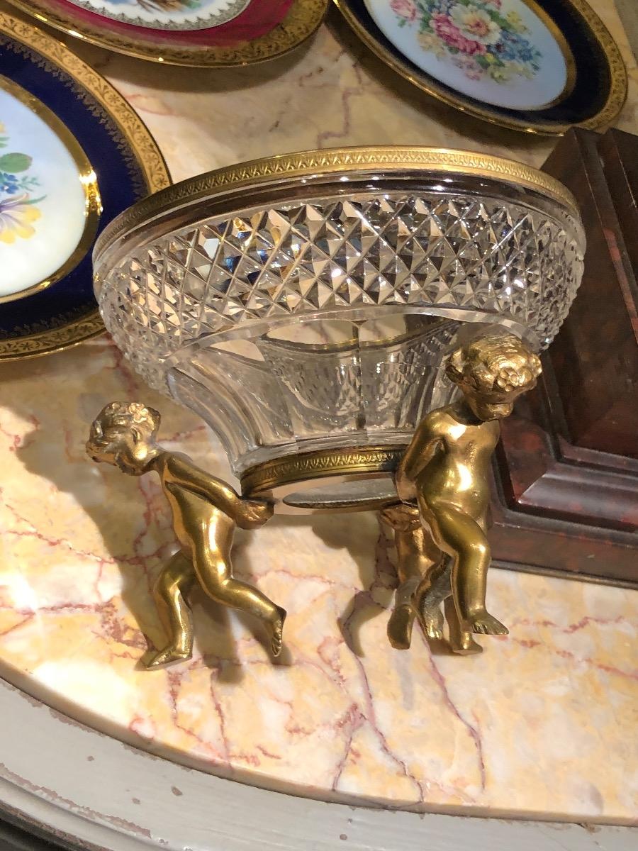 Crystal and bronze cup with 3 putti’s 