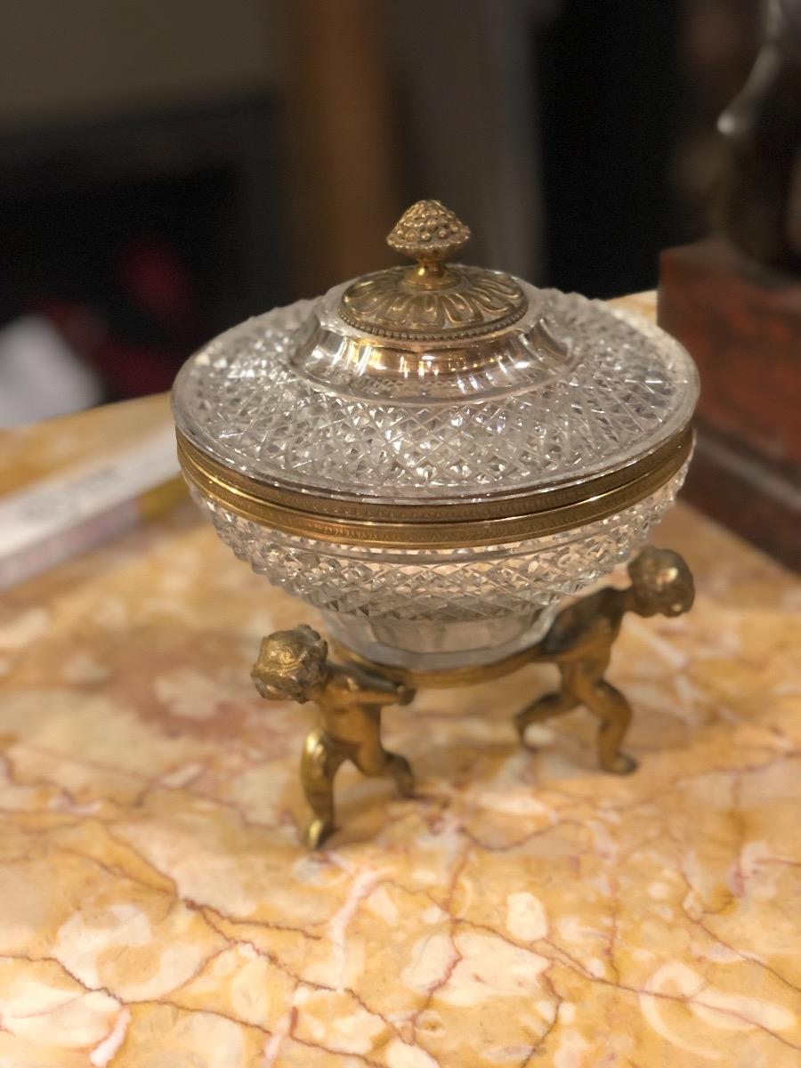 Crystal and bronze cup with 3 putti’s 