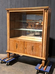 Display cabinet