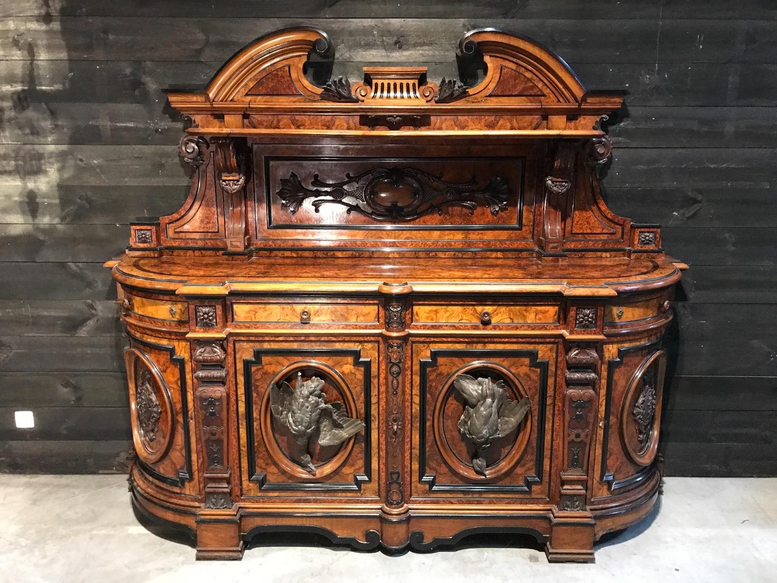 Exceptionnal Burr Walnut French Hunting Vaisselier from  Napoleon III Period