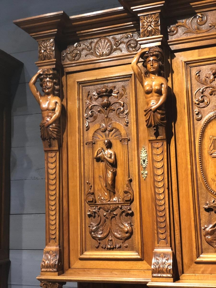 Exceptionnal Castle cabinet