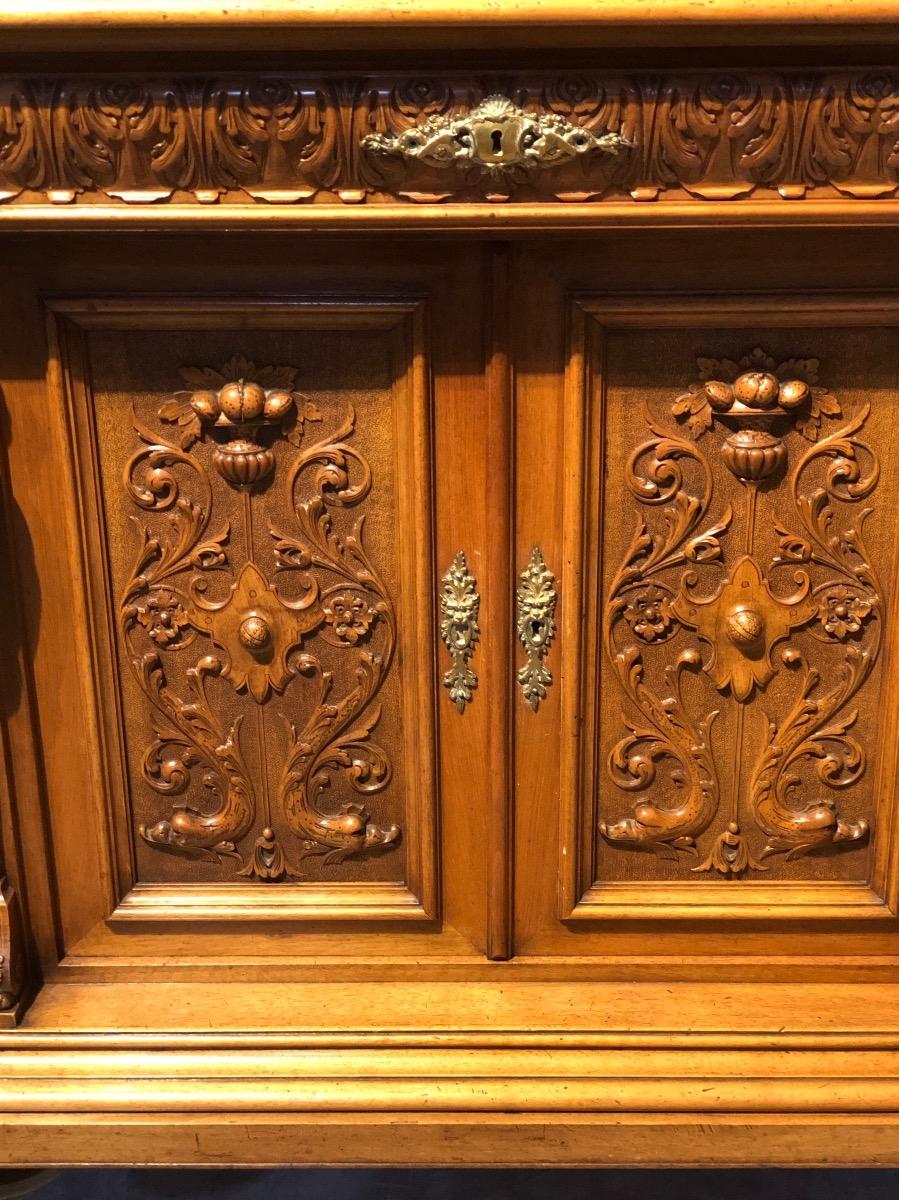 Exceptionnal Castle cabinet