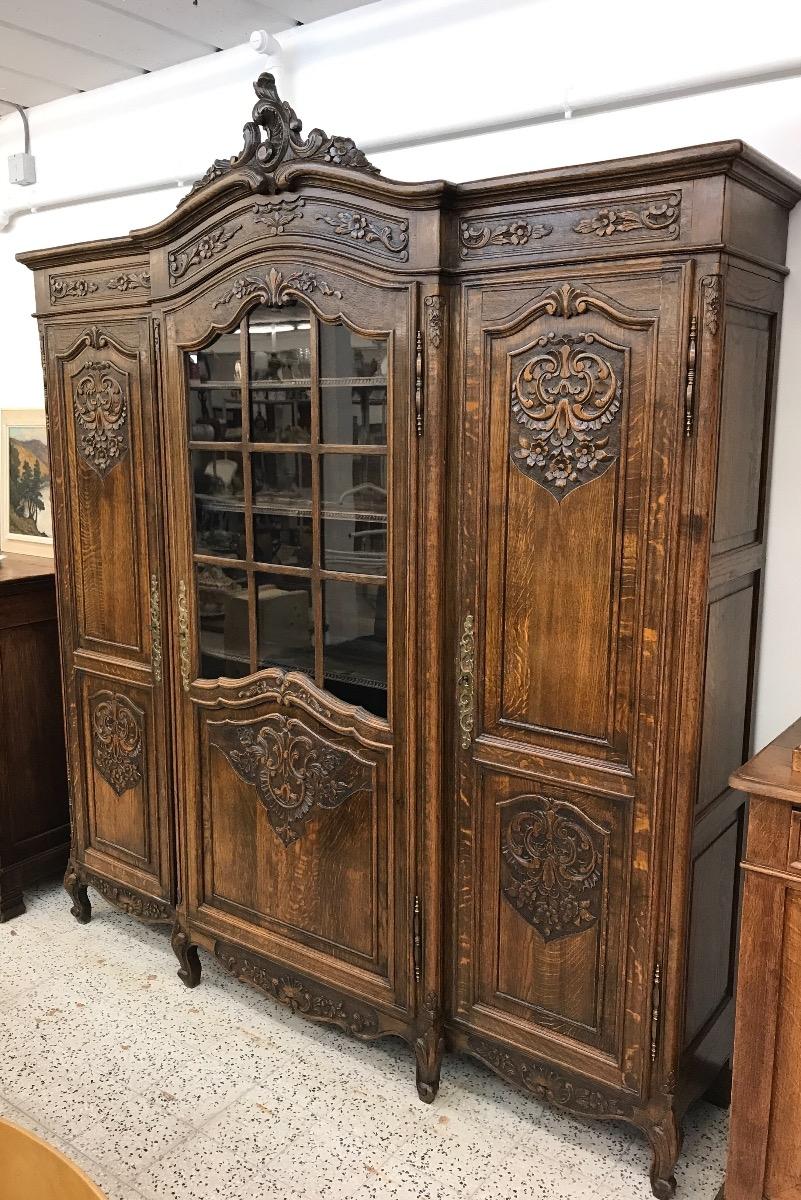 Fine Carved French Louis XV Oak 3 doors bookcase