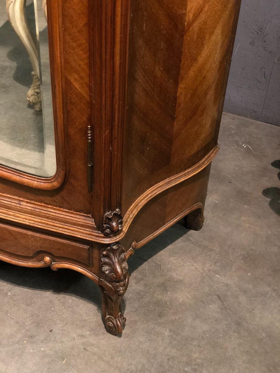 Fine curved walnut French Louis XV armoire 