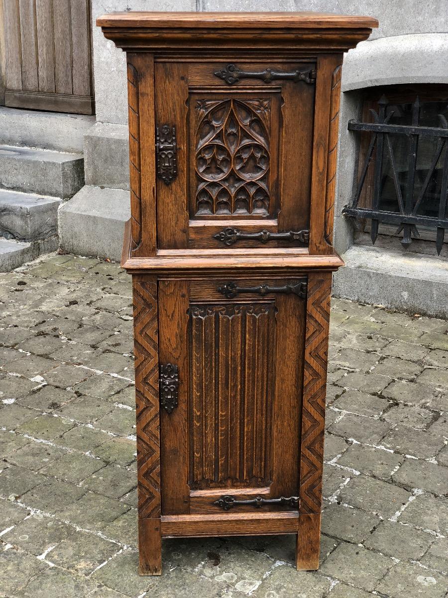 Gothic cabinet 