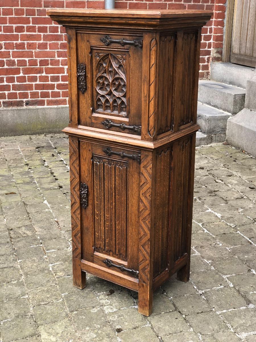 Gothic cabinet 