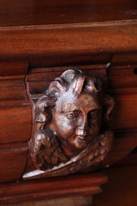 Henri II style Walnut Renaissance french buffet in Walnut, France 19ème siècle