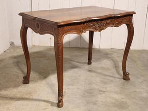 Louis 15 style Antique table in walnut, France 1900