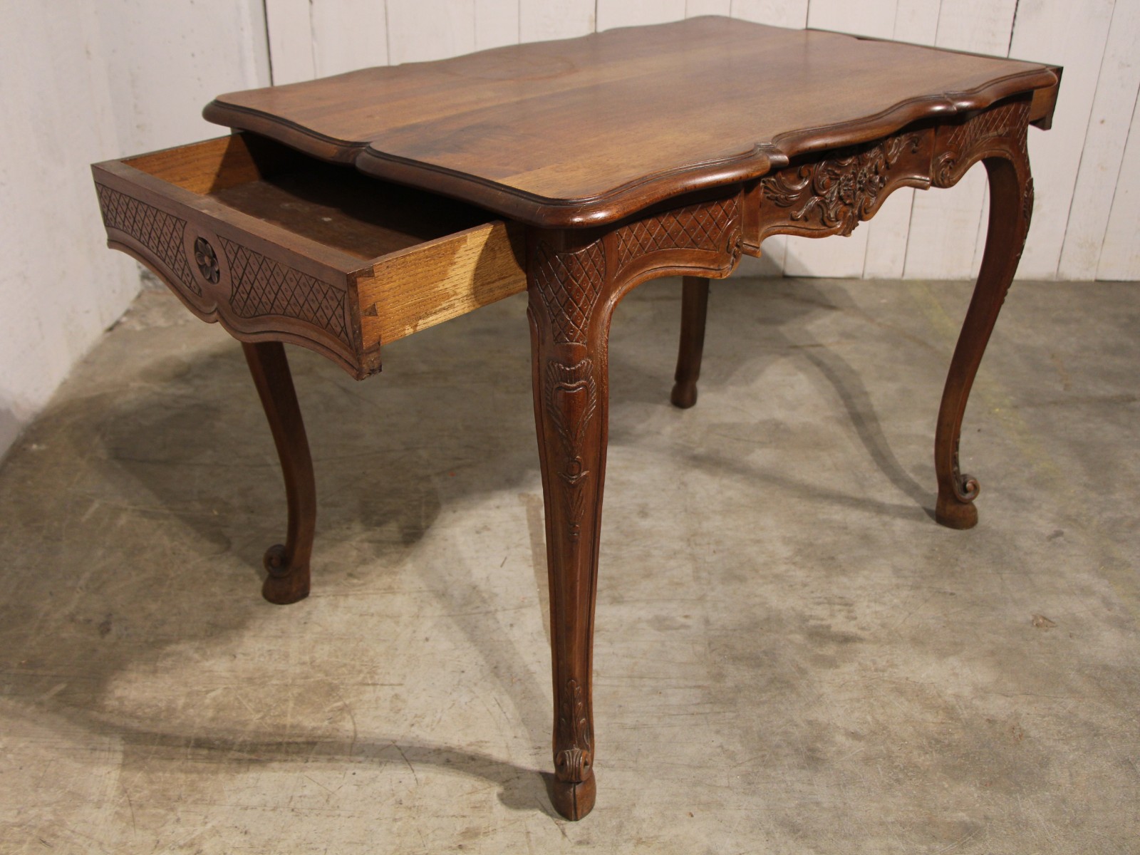 Louis 15 Antique table