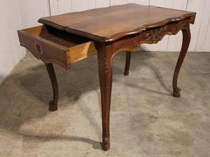 Louis 15 style Antique table in walnut, France 1900