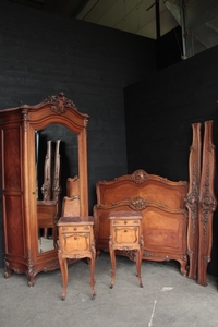 Louis 15 style Bedroom suite in walnut, france 1880