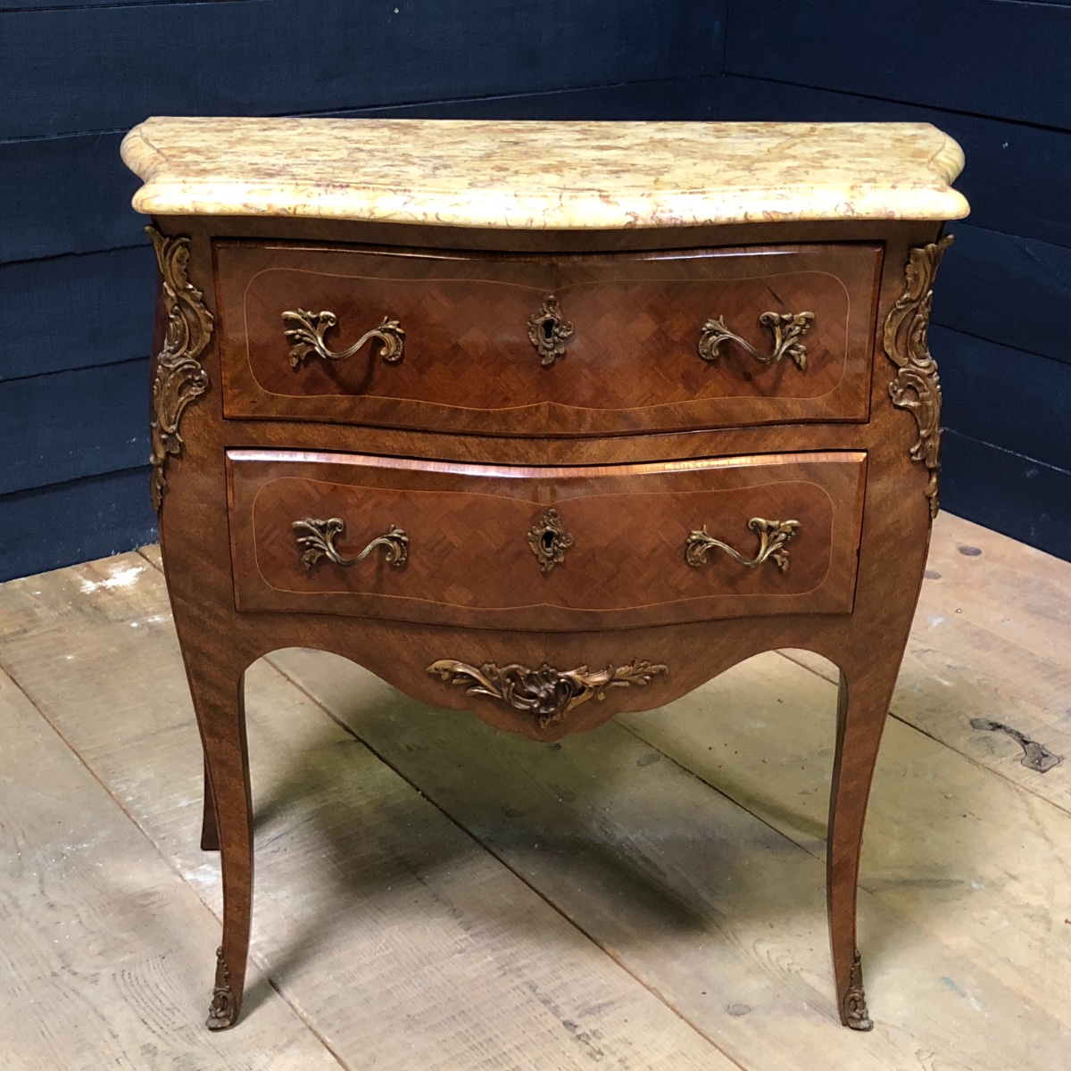 Louis XV Chest of drawers