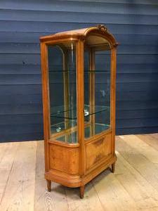 style Louis XVI rounded display cabinet ca 1880
