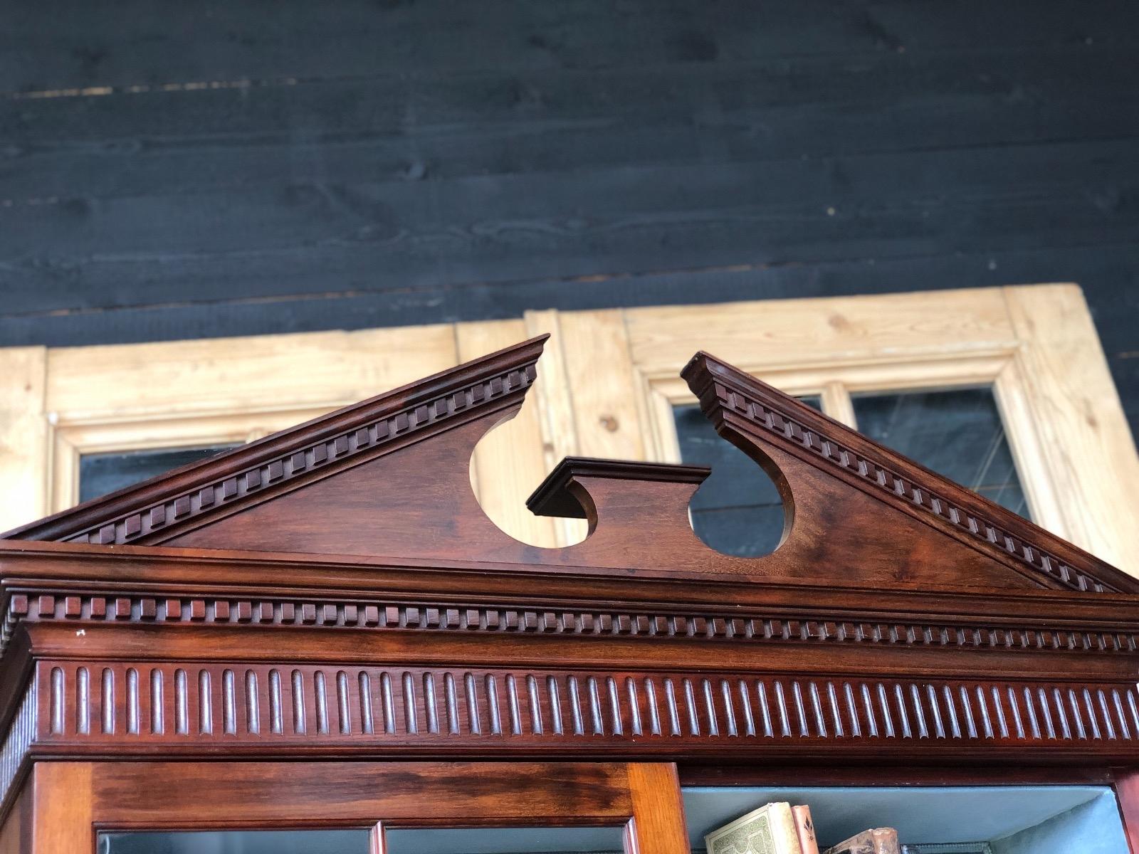 Mahogany English bookcase 19th Century 