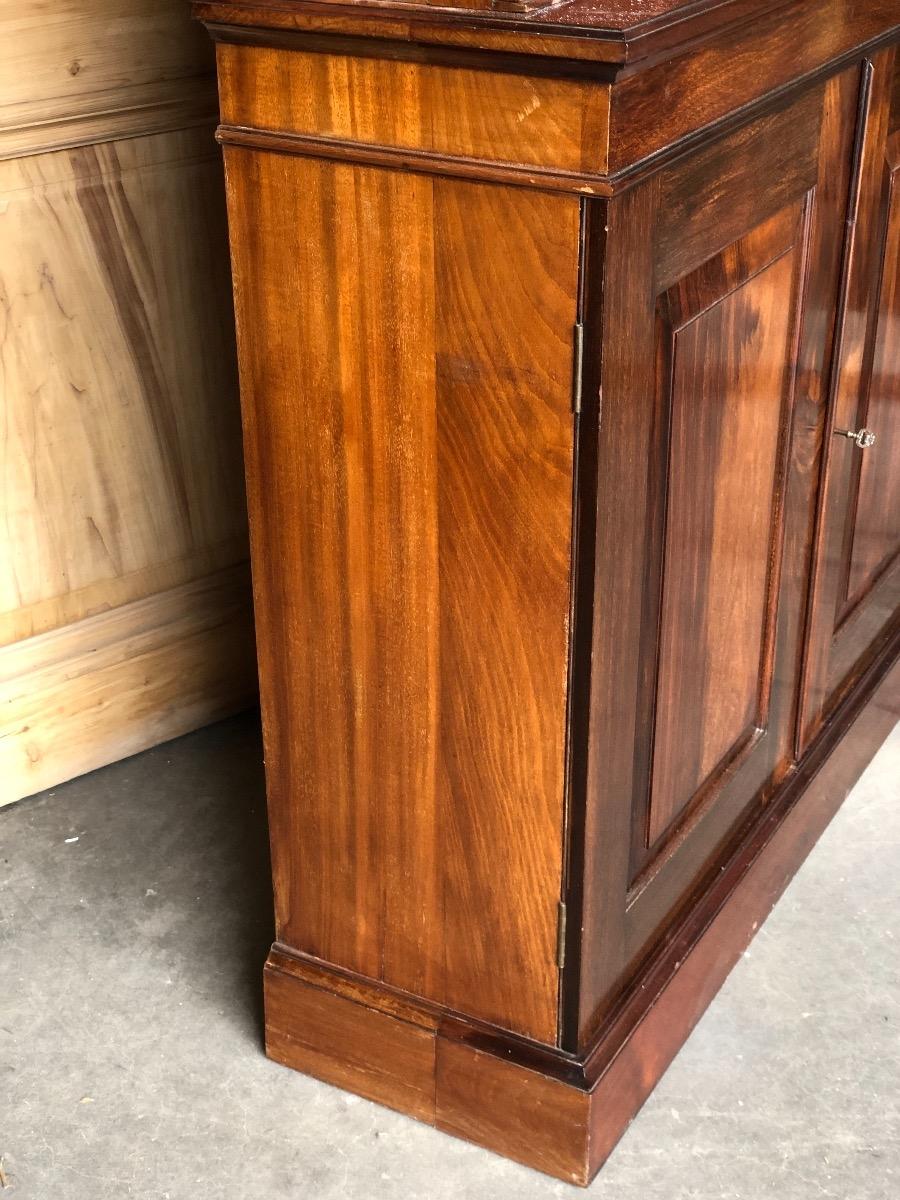 Mahogany English bookcase 19th Century 