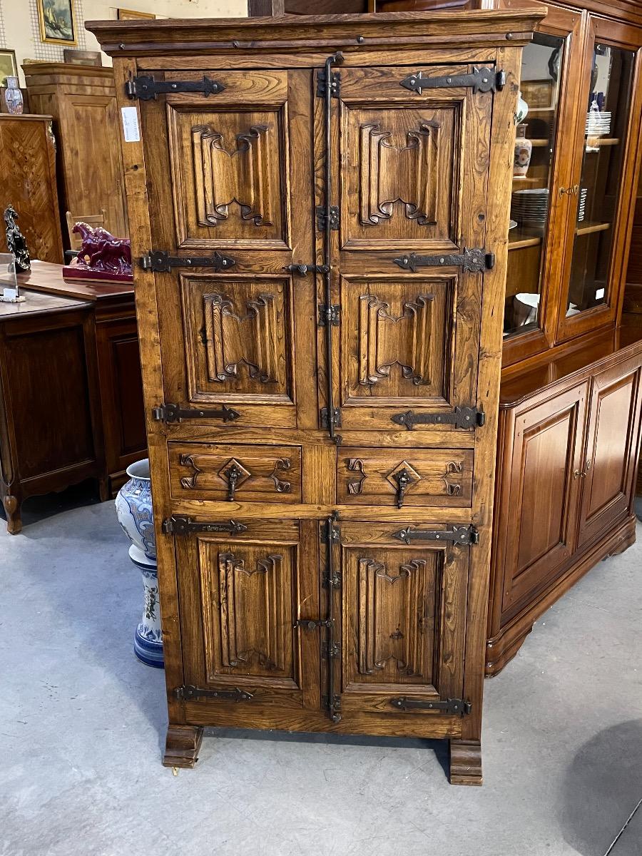 Neo gothic cabinet 