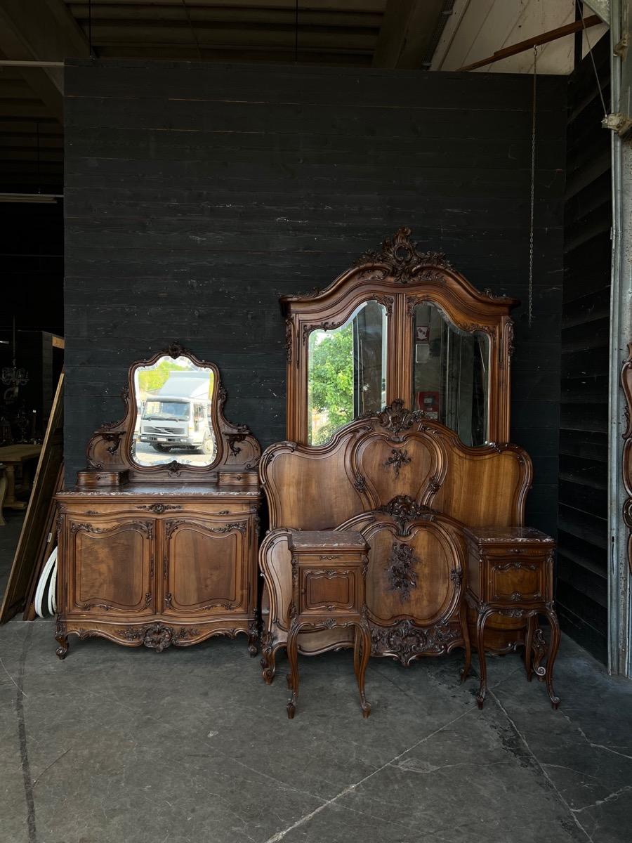 Quality french walnut louis XV bedroom suite 