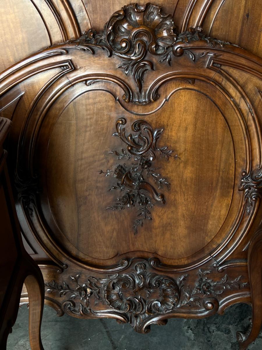 Quality french walnut louis XV bedroom suite 