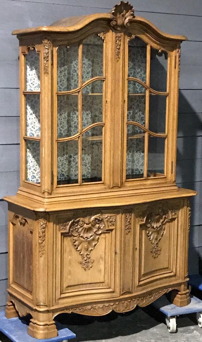 Quality Oak Régence Display Cabinet 