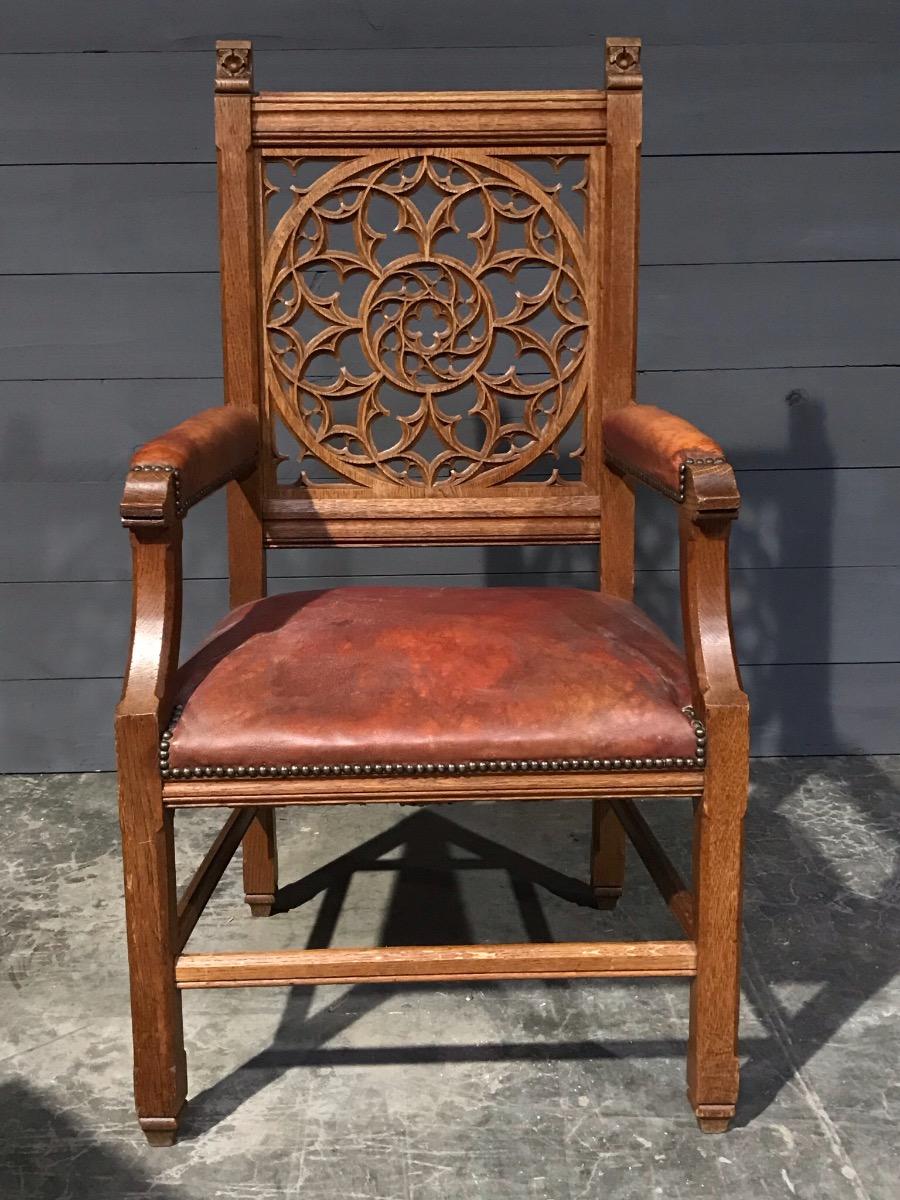 Set of gothic chairs 