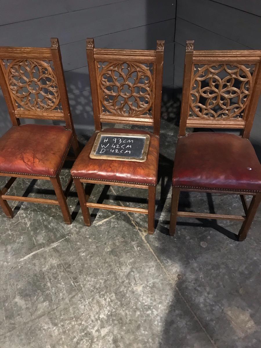 Set of gothic chairs 
