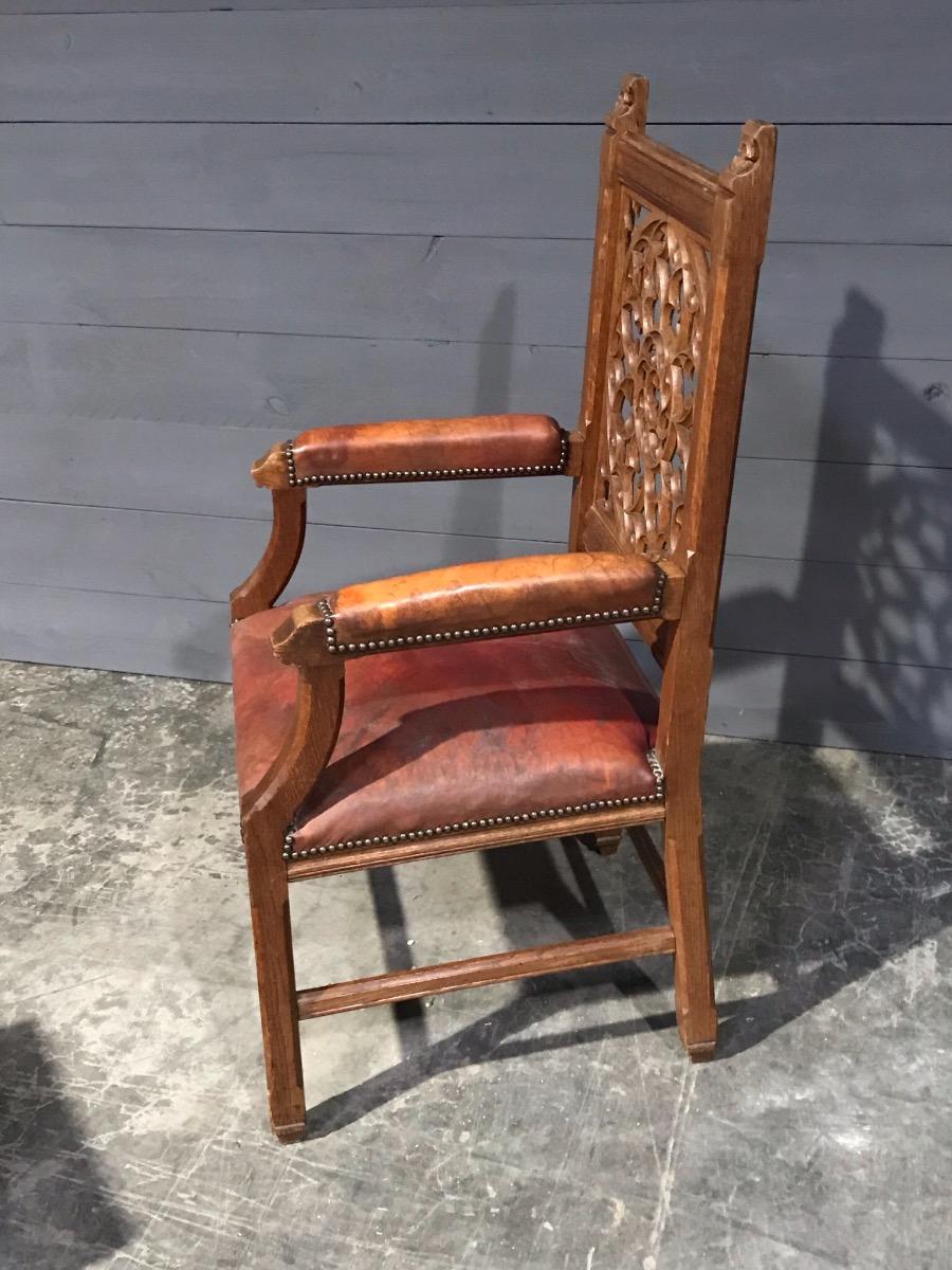 Set of gothic chairs 