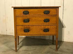 Small english chest of drawers with leather top