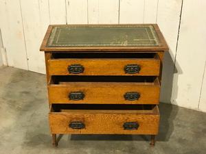 Small english chest of drawers with leather top