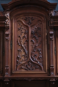 style Walnut carved french deux-corps 1880