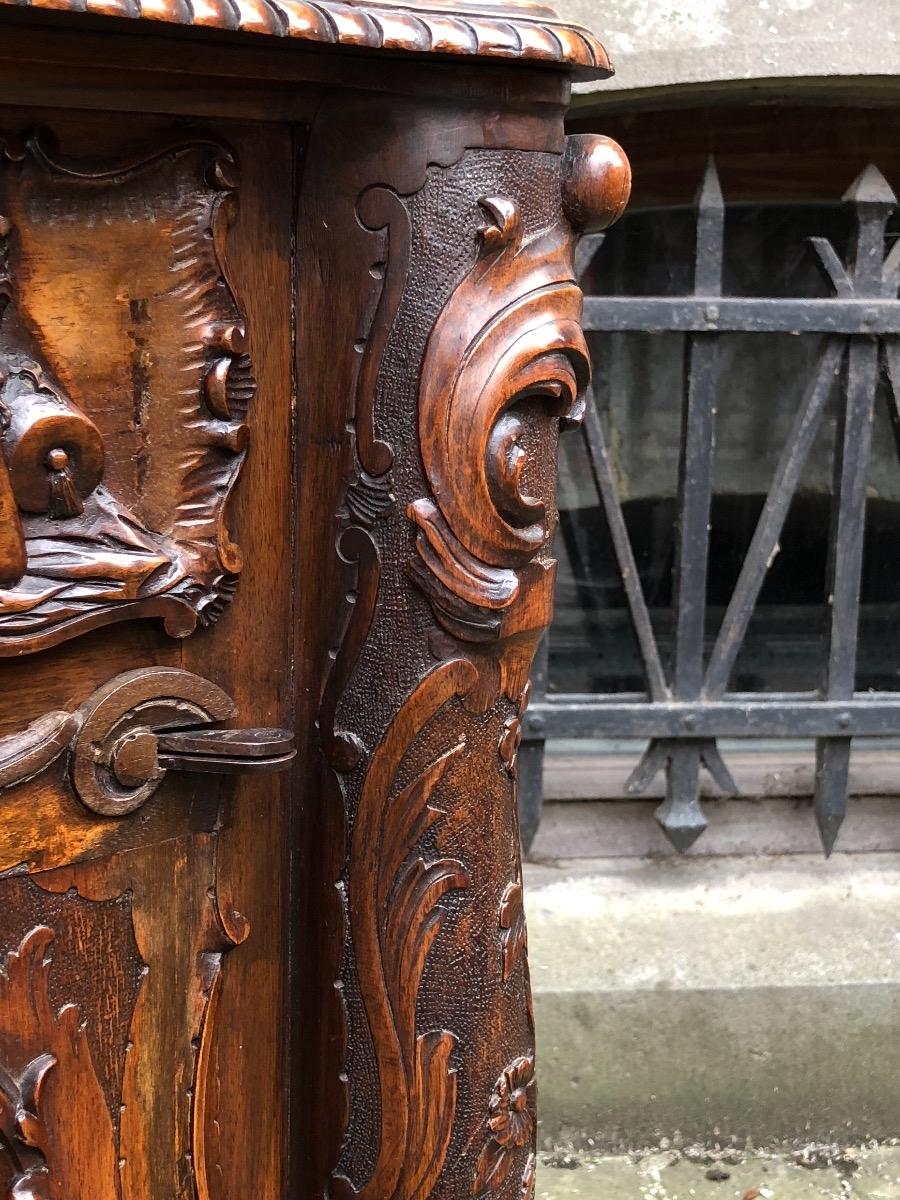 Walnut carved renaissance cabinet 