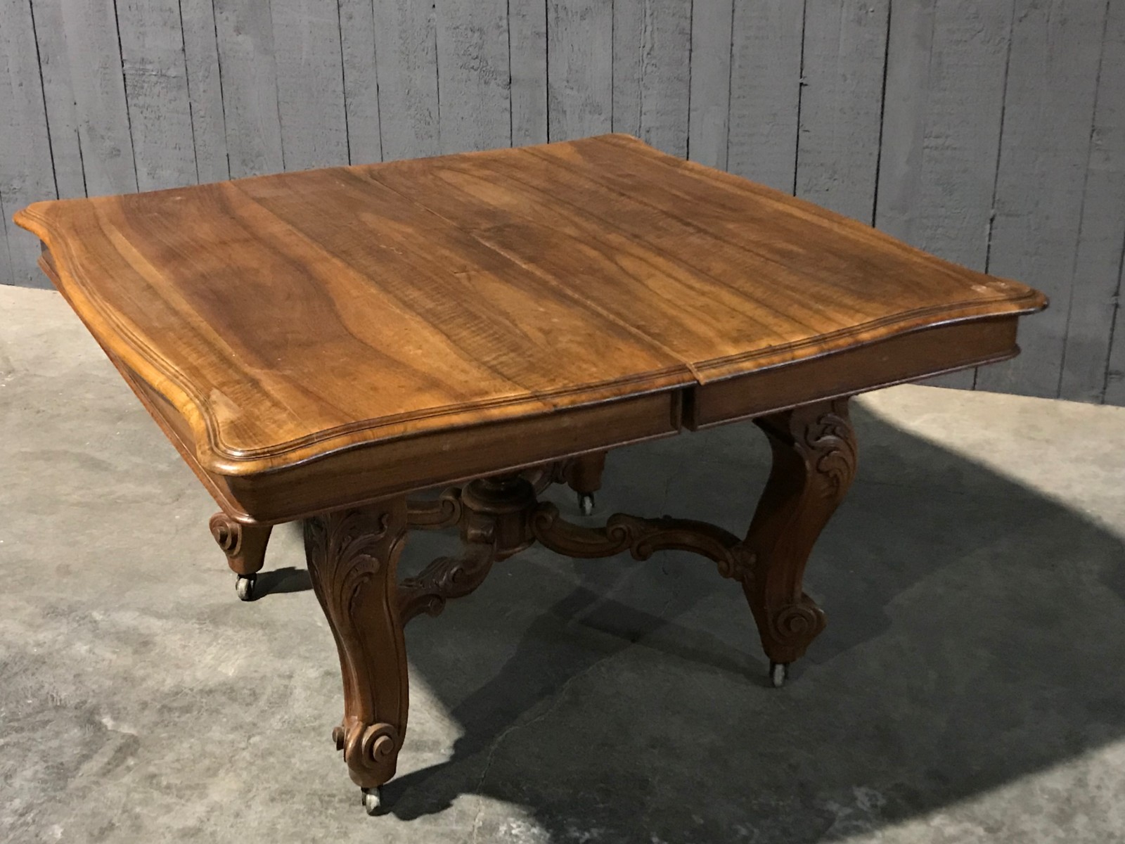 Walnut Louis XV dining table