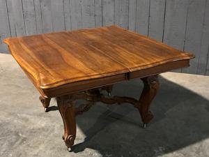 Walnut Louis XV dining table