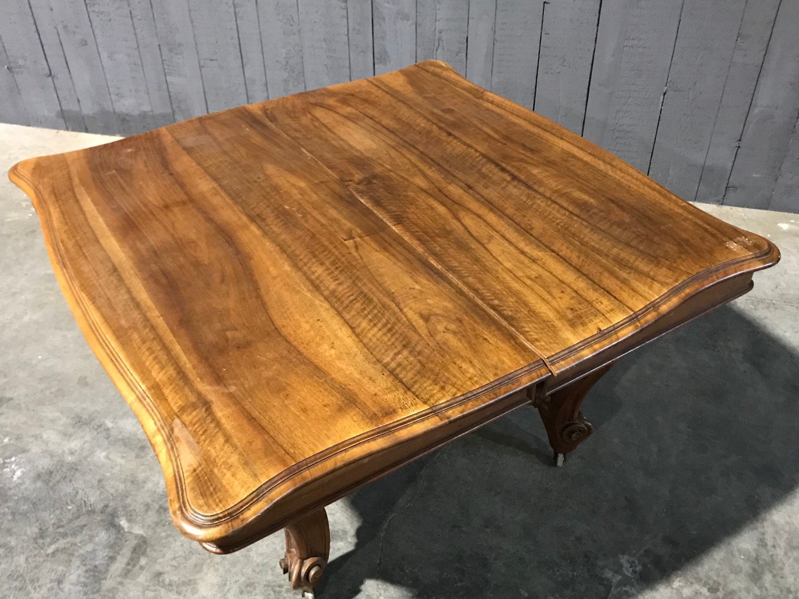 Walnut Louis XV dining table