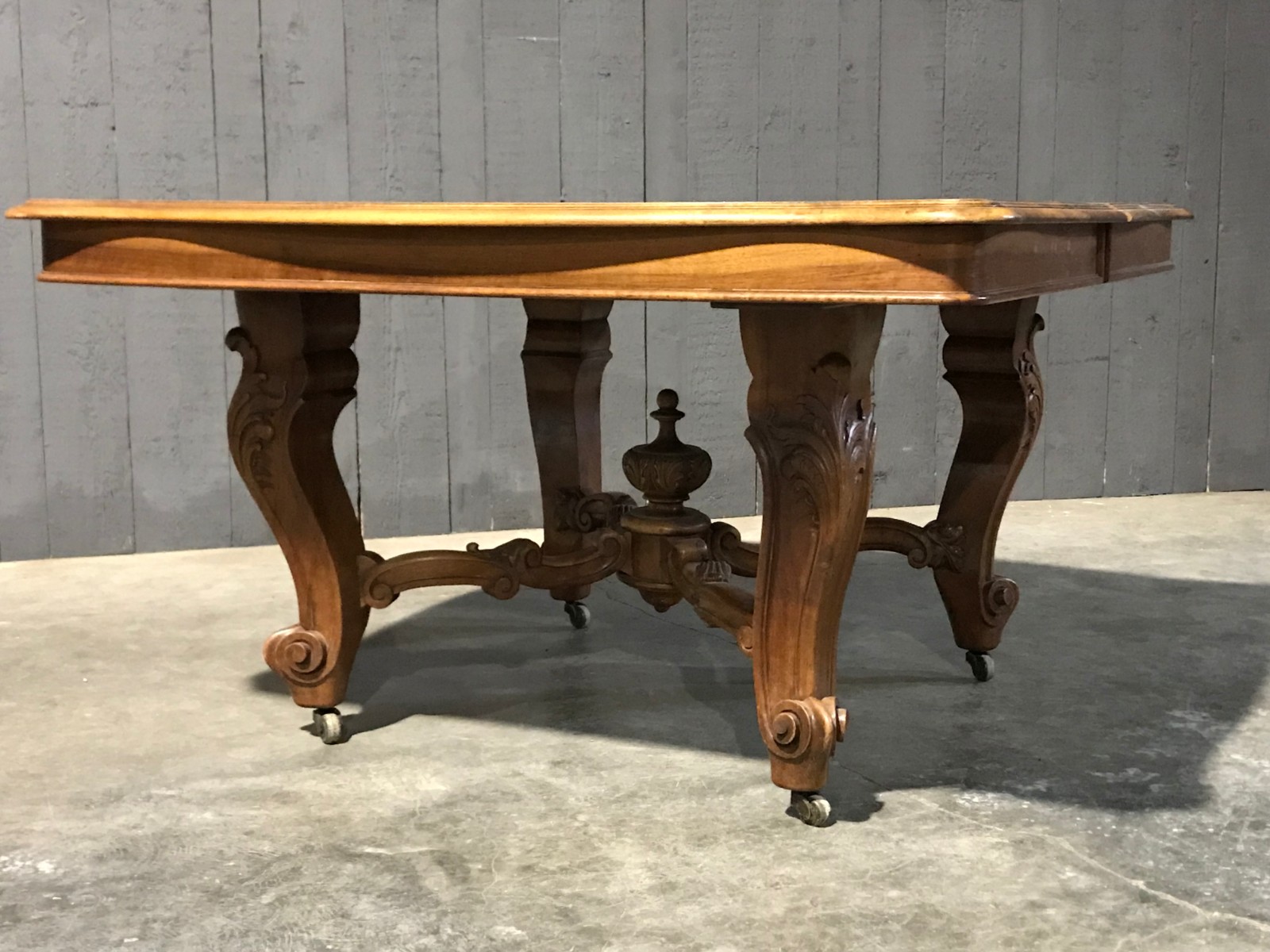 Walnut Louis XV dining table
