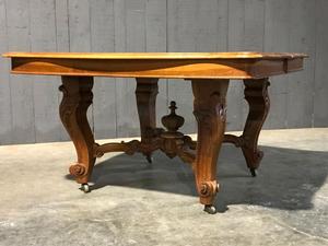 Walnut Louis XV dining table